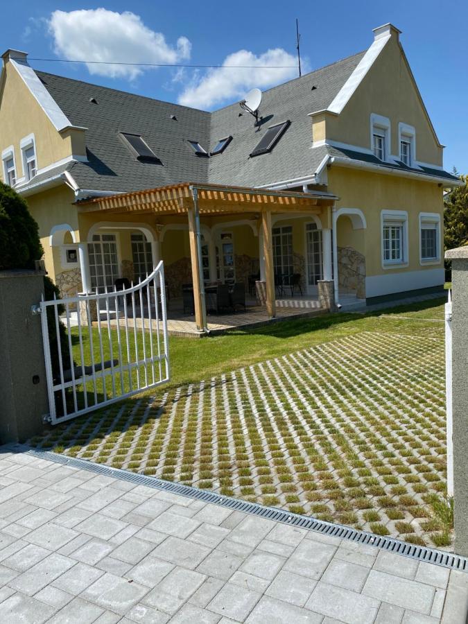 Pacsirta Apartman Lenti Luaran gambar